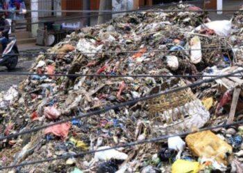 Pedagang Pasar Pusing, Gubernur Dedi Mulyadi Diminta Turun Tangani Sampah