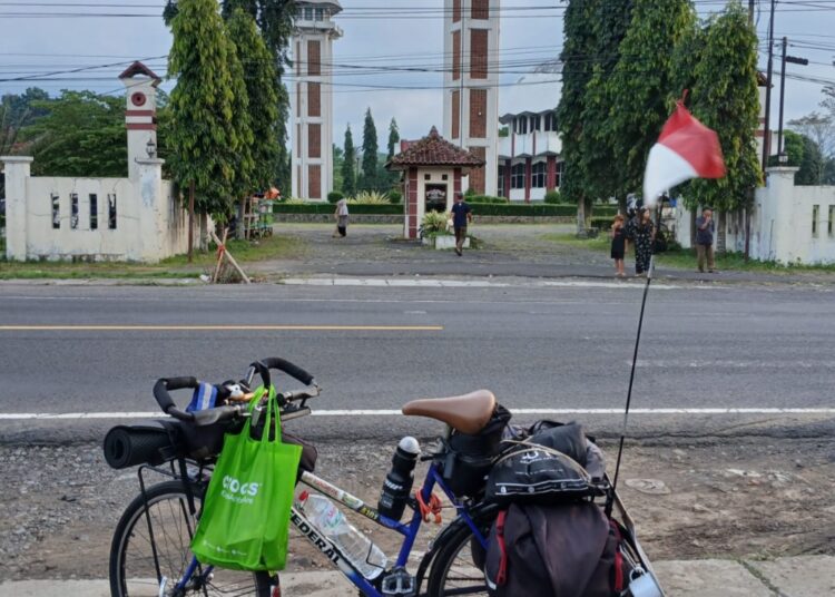 Gowes Cimahi-Papua, Taufik Istirahat di Tasikmalaya