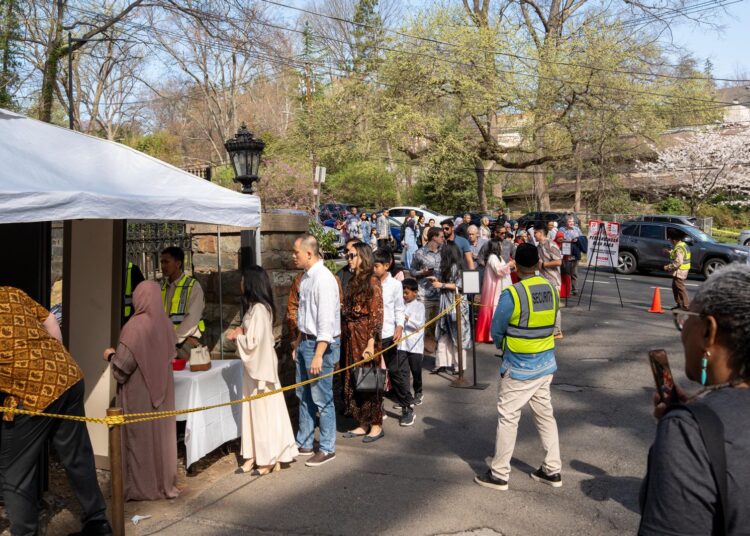Suasana Idul Fitri di Wisma Indonesia di Washington DC, Lontong Sayur Jadi Incaran