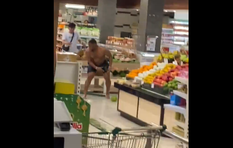 Seorang WNA Asal Afrika Mengamuk dan Merusak Barang-Barang di Supermarket Kalibata City, Begini Kronologinya