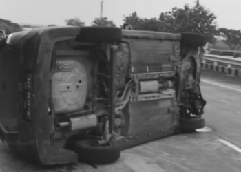 Illustrasi Kecelakaan Mobil Pikap hingga Terguling (Istimewa)