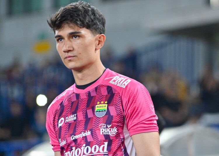 Kiper Utama Persib, Kevin Ray Mendoza, Bagikan Ucapan Perpisahan Menyentuh untuk Maung Bandung
