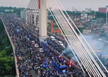 Bobotoh Persib Asal Cililin yang Jatuh di Flyover Pasupati Saat Konvoi Belum Meninggal Tapi Kondisinya Mengkhawatirkan
