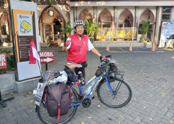 Gowes PWI, Cimahi-Papua, Hari ke-13 Menginap di Masjid Tua Sendirian