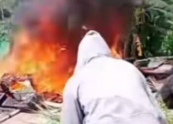 Sejumlah Santriwati Dicabuli, Warga Rusak Bangunan dan Bakar Gapura Ponpes Sinatria Soreang