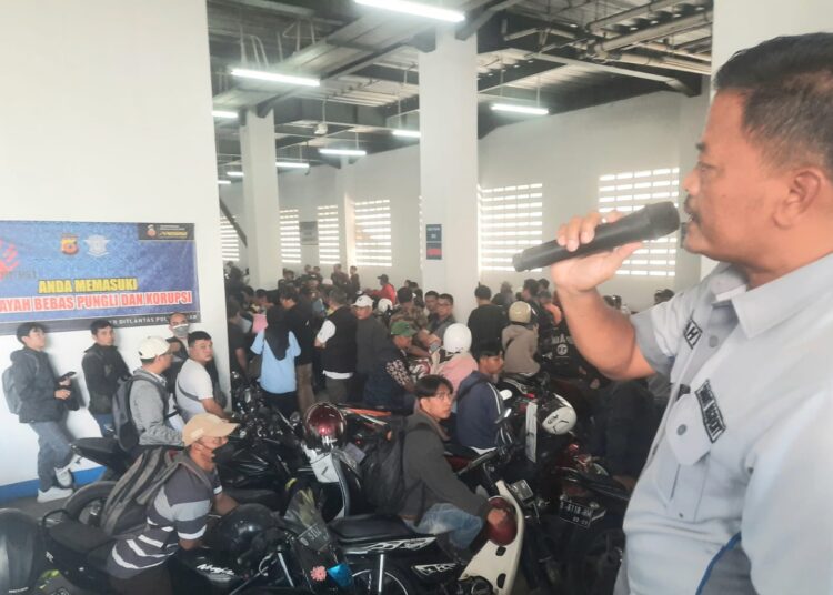 Wajib Pajak Kendaraan Apresiasi Pelayanan Staf BPKB Ditlantas Polda Jabar