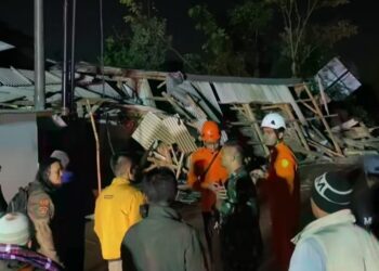 Longsor di Nagreg Kendan Timpa Kantor Desa dan 1 Rumah, 3 Orang Luka, 1 Di Antaranya Linmas