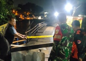 Jembatan Apung Cijeruk Bojongsoang yang Runtuh Dipasang Police Line