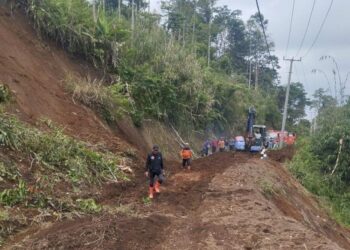 Longsor Tutup Jalan Penghubung di Cigalontang Tasikmalaya, Ini Kondisinya