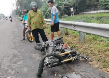 Pemotor Tewas Terpental ke Sungai Usai Ditabrak Truk di Driyorejo Gresik (istimewa)