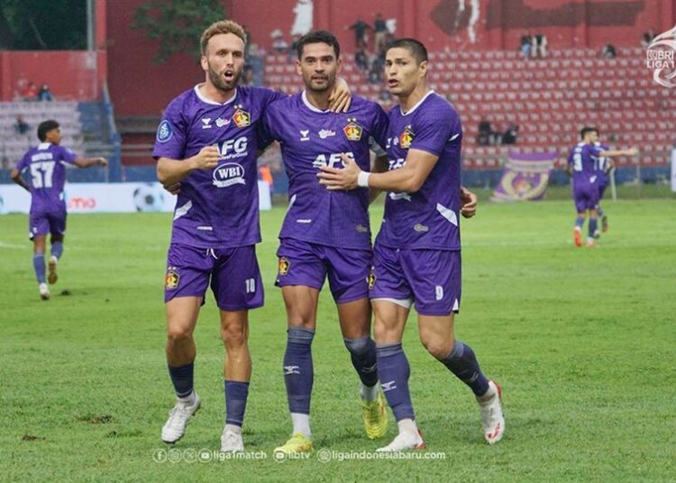 SEDANG BERLANGSUNG Semen Padang vs Persik Kediri, Supporter PSS Sleman dan Barito Putera Wajib Nonton Berikut LINK Live Streamingnya