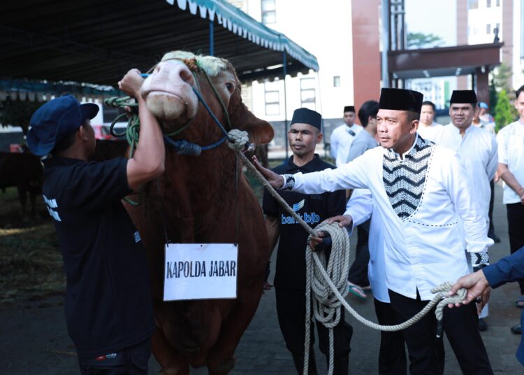 Momen Iduladha, Kapolda Jabar Ajak untuk Peduli dan Berbagi