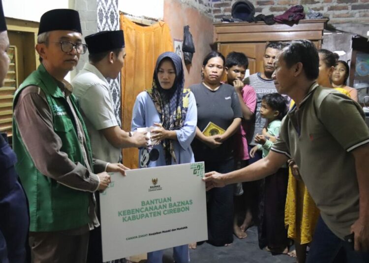 Keluarga Korban Longsor Gunung Kuda Terima Santunan Dari Pemkab Cirebon