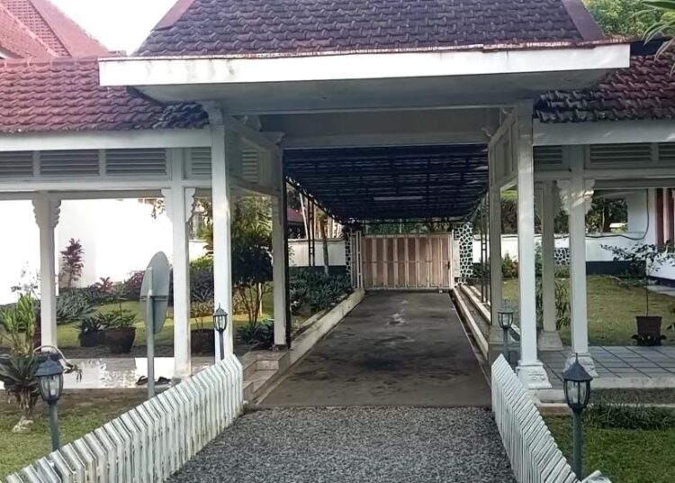 Gubernur Jabar Akan Kunjungi Pendopo Lama Tasikmalaya, Pegawai Bersih-bersih Area