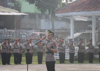 HUT Bhayangkara ke-79, Polres Garut Laksanakan Ziarah dan Tabur Bunga