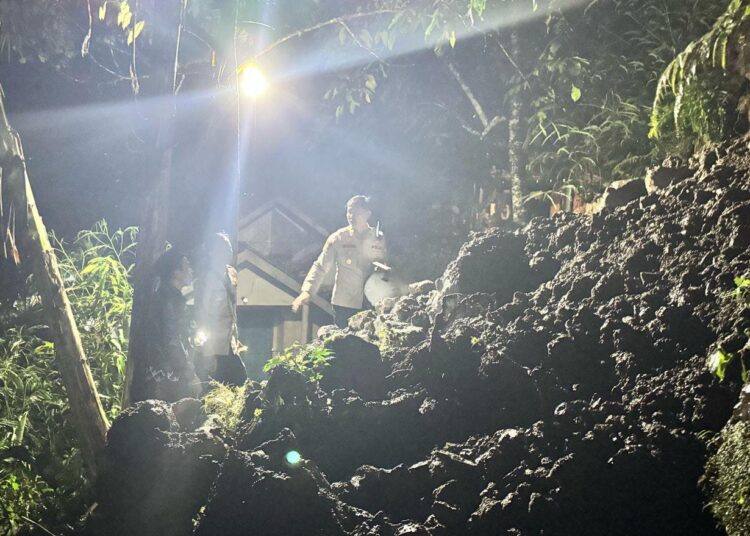 Bocah 10 Tahun Tewas Tertimpa Tembok Penahan yang Longsor di Cikubang Tasikmalaya