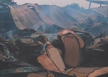 Sudah 2 Hari Petugas Damkar Berjibaku Padamkan Api Pabrik Triplek Bojongsoang yang Terbakar