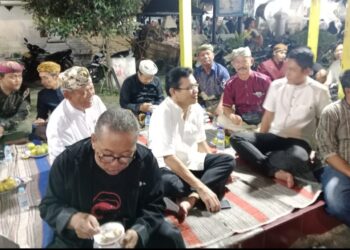 Parade Dalang Wayang Kulit di Komplek Makam Sunan Gunungjati Cirebon
