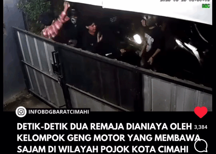 VIRAL VIDEO Rekaman CCTV 2 Remaja Diduga Dianiaya Oleh Geng Motor Bersajam Dekat Klinik Cimahi Sehat