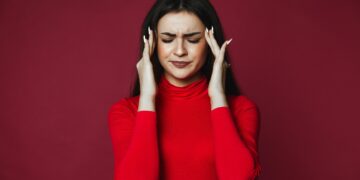 Jangan Disepelekan, Ini 8 Ciri Sakit Kepala Akibat Tumor Otak