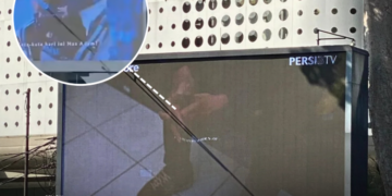 Persib Bandung Perkenalkan Pemain Baru Lewat Videotron: Siapa Sosok yang Tepuk Punggung Adam Alis?