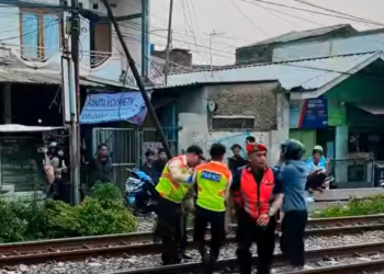 Lagi-Lagi Tragedi di Perlintasan Cimindi: Pria Paruh Baya Tertemper Kereta Api Feeder