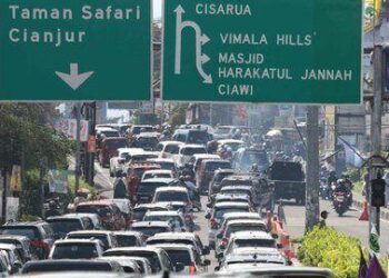 Atasi Kemacetan Saat Musim Liburan, KDM Kembali Hentikan Operasional Angkot Puncak