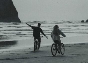 Anxious vs Avoidant: Tipe Cinta yang Sering Bikin Hubungan Tidak Sehat