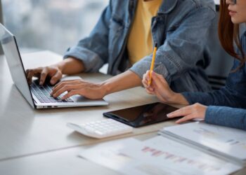 Lowongan Kerja Admin Keuangan di Bandung – Terbuka untuk Wanita Lulusan D3/S1