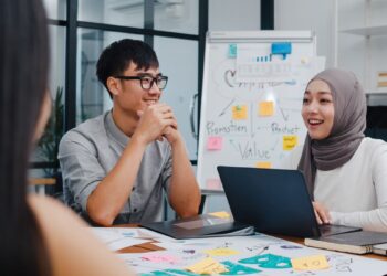 Ini Pekerjaan Sampingan yang Bisa Dilakukan Mahasiswa dengan Modal HP Doang