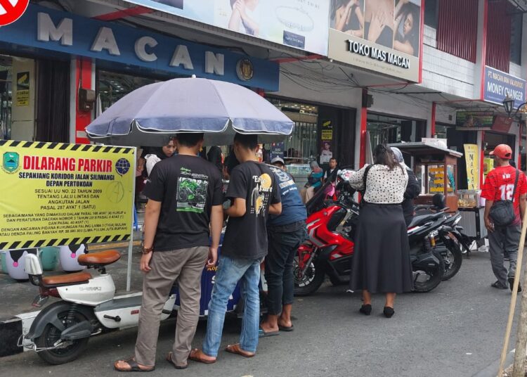 Penertiban Parkir Liar Setengah Hati, Satpol PP dan Dishub Dinilai Tidak Konsisten