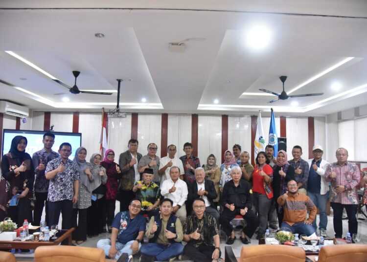 Bupati Kuningan Pimpin IKA STKD-Poltekesos Periode 2025-2029