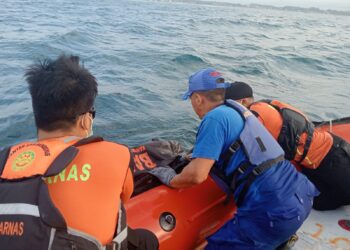 Wisatawan Asal Bandung Ditemukan Dalam Keadaan Meninggal di Pantai Sayang Heulang