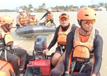 Tim SAR Temukan Korban Tenggelam Akibat Banjir di Telukjambe Karawang