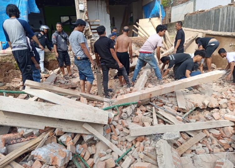 Tragis! Kuli Bangunan Tewas Tertimpa Material Cor di Ciharendong Kuningan, Ini Kronologinya