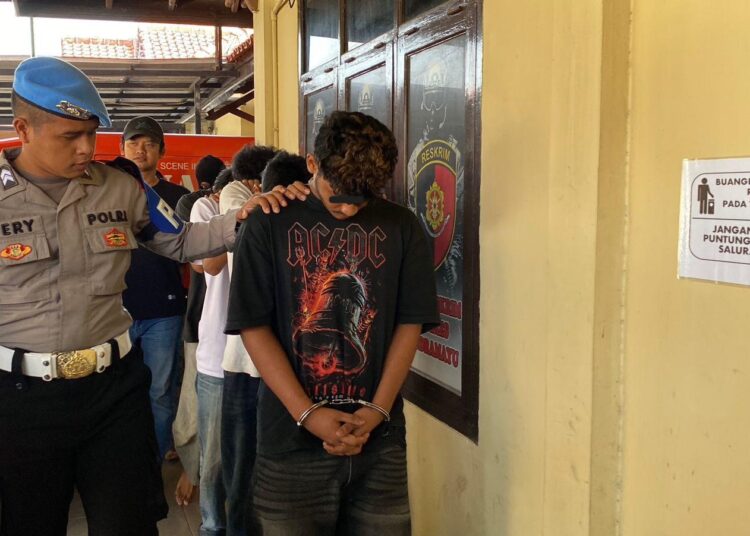 Pelajar SMP Tewas Dikeroyok Sekelompok Remaja, Polres Indramayu Amankan 7 Pelaku