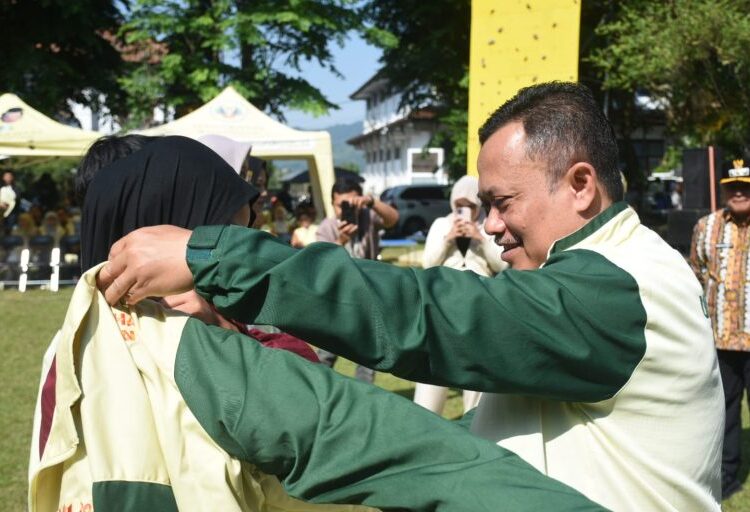 1.204 Mahasiswa Uniku dan Poltekes KMC Peserta KKN Disebar di 5 Kabupaten