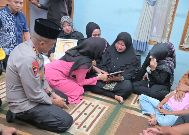 Bripka Cecep Saeful Bahri Dapatkan Kenaikan Pangkat Anumerta dari Kapolri