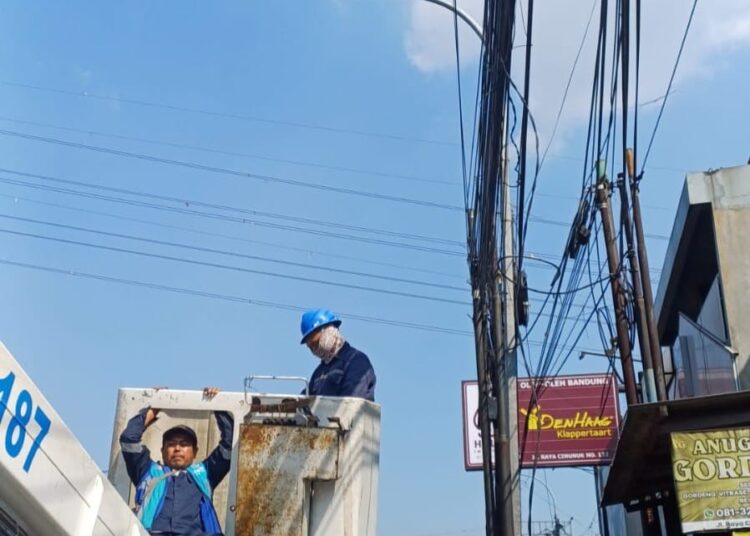 Banyak Lampu PJU di Cileunyi yang Mati Akhirnya Mulai Diperbaiki
