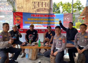Ngobrol Santai Bareng Warga, Edukasi Lalu Lintas di Tengah Operasi Patuh Lodaya 2025