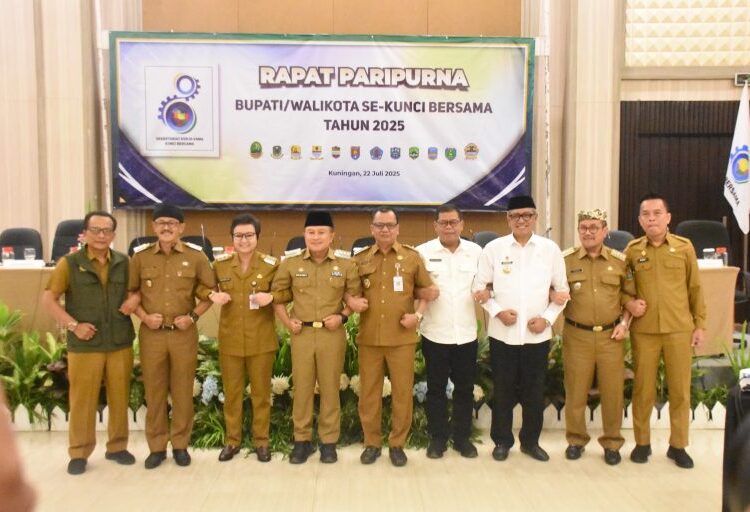 Bupati Kuningan Terpilih Aklamasi Sebagai Ketua BKAD Kunci Bersama