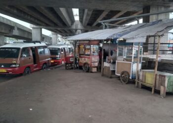 Sudah Disinggahi dan Dikritisi KDM, Kolong Jembatan Tol Cisumdawu Masih Semrawut