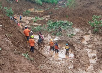 Tim SAR Belum Temukan 2 Korban Tertimbun Longsor di Kutawaringin Tasikmalaya