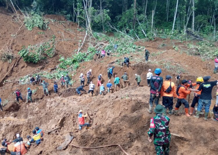 Ada Titik Terang, Tim SAR Gabungan Temukan Barang Milik 2 Korban Tertimbun Longsor di Tasikmalaya