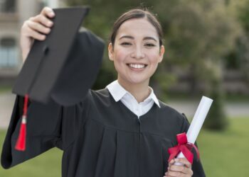 Cara Membuat CV Menarik Untuk Melamar Kerja, Fresh Graduate Wajib Coba!