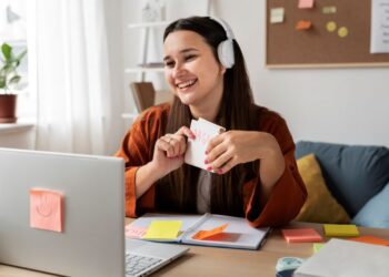 Fresh Graduate Wajib Coba! Begini Cara Mulai Karier Sebagai Freelancer Online