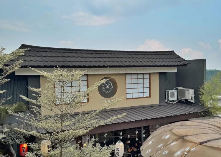 Hanami Cafe & Sky Lounge Bandung: Spot Kuliner Instagramable!