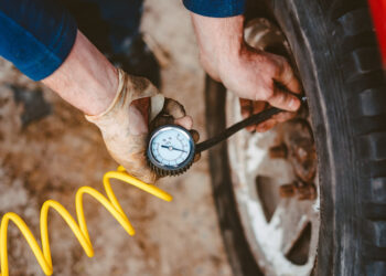 Nitrogen vs Angin Biasa: Mana yang Lebih Baik untuk Ban Motor Kamu?