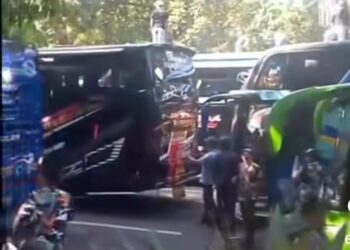 Ribuan Pekerja Pariwisata Geruduk Gedung Sate, Minta Gubernur Jabar Segera Cabut Larangan Study Tour