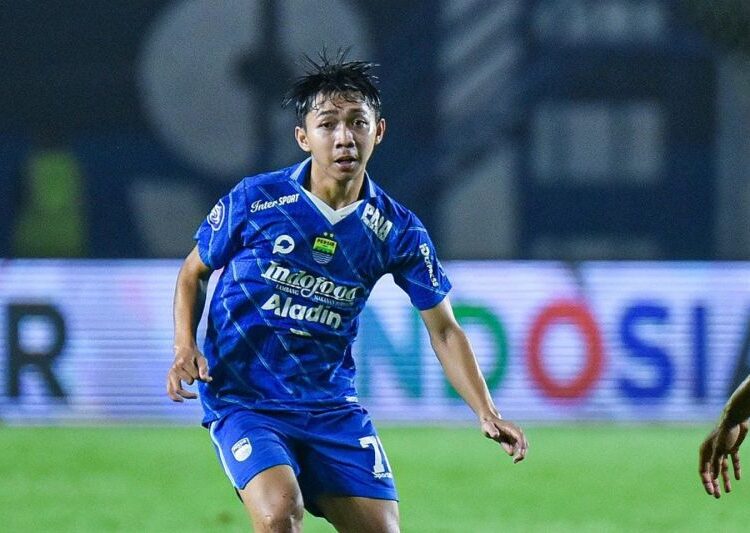 Persib Bandung vs Semen Padang Jalalive